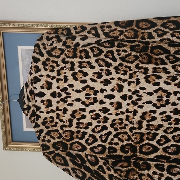 Boutique Cheetah Print Cardigan Size Small Waterfall Hem Career office Casual - Picture 9 of 10